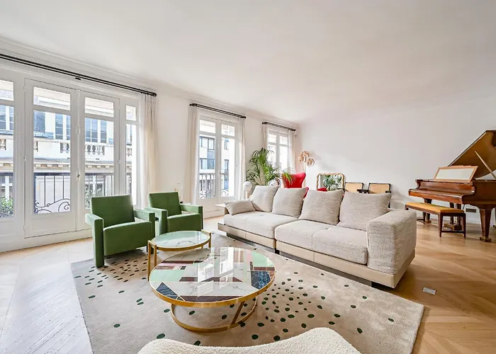Elegant 170M2 Paris Apartment Near Eiffel Tower パリ