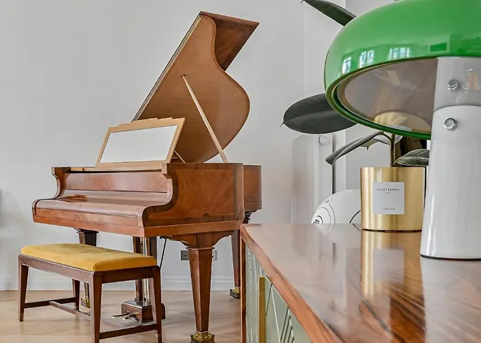 Elegant 170M2 Paris Apartment Near Eiffel Tower アパート