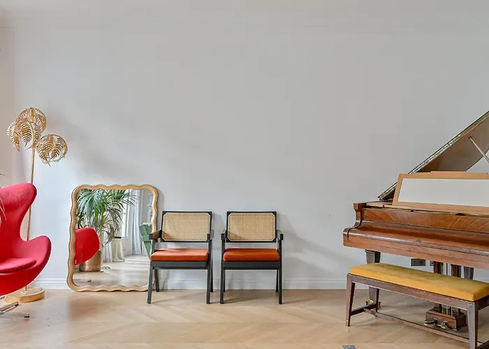 Elegant 170M2 Paris Apartment Near Eiffel Tower *
