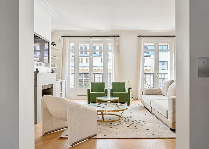 Elegant 170M2 Paris Apartment Near Eiffel Tower パリ