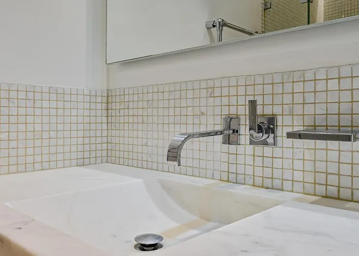 Elegant 170M2 Paris Apartment Near Eiffel Tower * パリ