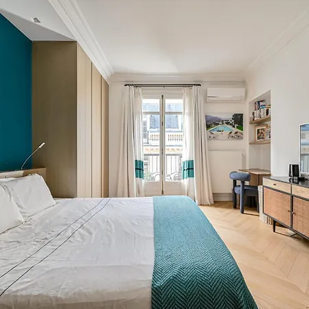 Apartment Gorgeous Eiffel Tower - Champs Elysees